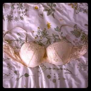 Victoria’s Secret Very Sexy Lace bra